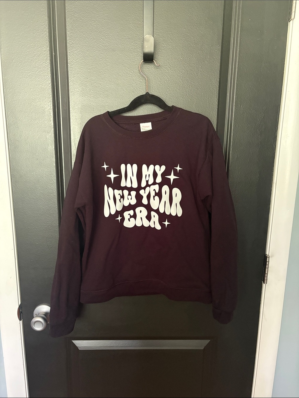 Girls xl cropped black sweatshirt in my new year era